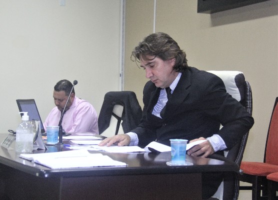 2017523_Por 6 votos a 3, vereadores derrubam veto do Executivo